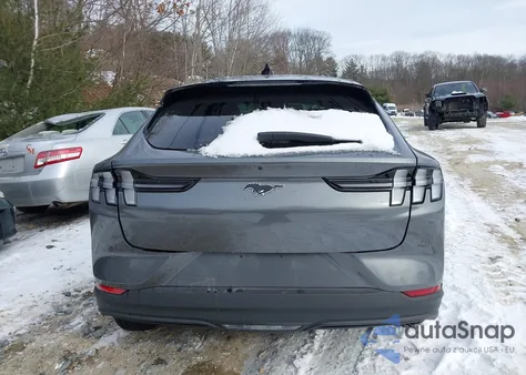 2023 Ford Mustang Mach-E Select z USA, uszkodzony, nr VIN 3FMTK1S5XPMB00664